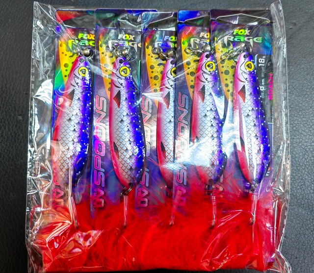 Fox Rage Ultra UV Spoons 18g. (#Roach)